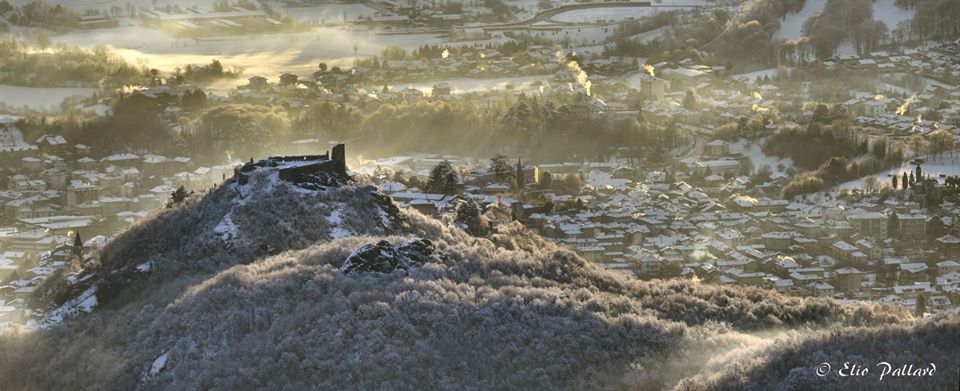 Il Castello di Avigliana alle prime luci 